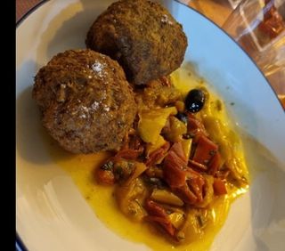 Polpette fritte e peperoni