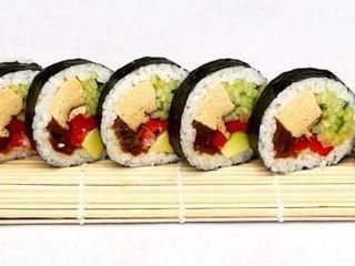 Futomaki z wędzonym tofu 6 szt.