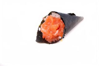230. Spicy sake temaki