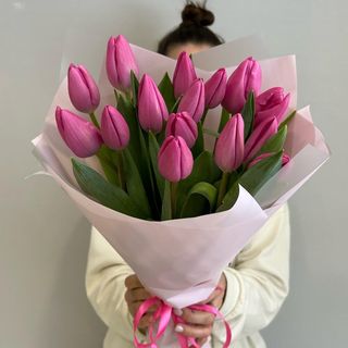 Букет із 15 рожевих тюльпанів
