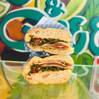 САНДВИЧ "СУИТСЪН"