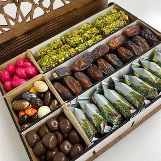 Бокс книжка с восточными сладостями