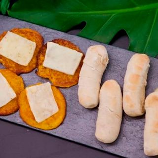 Ración De Tequeños Y Cachapas