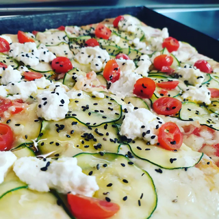 Pizza Vegetariana Curgete ,Queijo Ricota e mozzarella para 1 pessoa