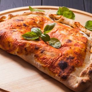 Pizza calzones