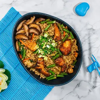 Wok orez cu pui in Sos Chinezesc