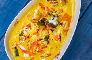 Gaeng Massaman - warzywne żółte curry (pikantne)