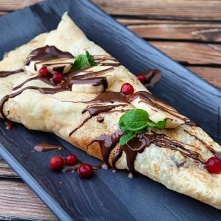 Блины с бананом и шоколадным кремом (260 гр.)