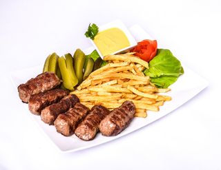 Mici si clatita cu gem