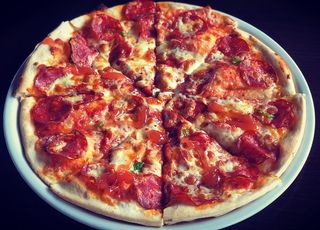 Pizza Salami Ø 32cm