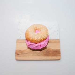 Bagel & pink cvekla krem sir