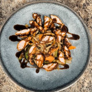 Удон с хрупкаво пиле