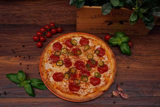 Pizza Pepperoni + pepsi  max 0.33l w zestawie