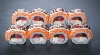 Роял салмон рол з тунцем і креветкою