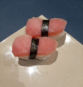 Sushi Atún (2 Piezas)