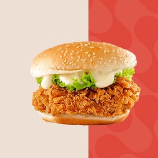 Crispy Chicken Burger con patatas fritas pequeñas