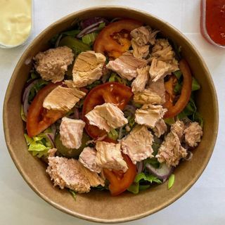 Salată cu ton