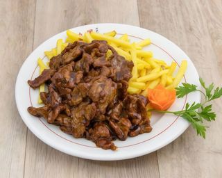 50. Ternera Con Patatas Fritas