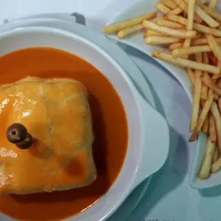 Francesinha de Frango