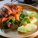 კრუასანი მ/დ ორაგულით და ყველის სოუსით/Croissant with smoked salmon and cheese sauce