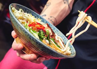 Ramen cu baza shoyu tare și sos de soia