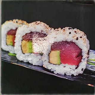 121. California De Atún (4 Uds.)