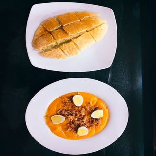 Salmorejo Con Huevo Y Jamón