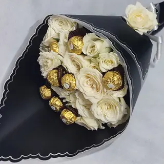 باقة ورد بيضاء بشكولاطة