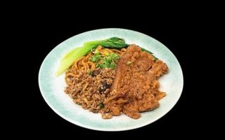 11 - Ramen a mano in salsa con costina di maiale
