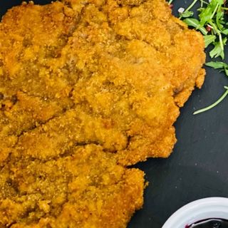 Meniu Snitzel pui + 1 sos GRATIS