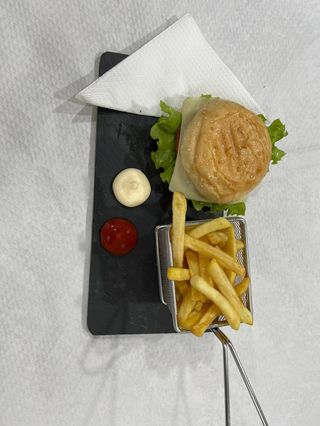 Hambúrguer com Batata Frita