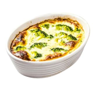 Broccoli gratin and mushrooms cream sauce