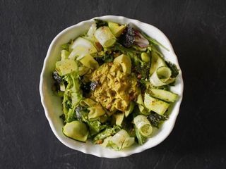 Салат зелений з гуакамоле (270g)