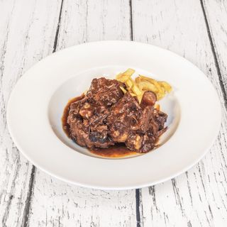 Rabo de toro guisado