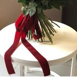 Оформити стрічками 