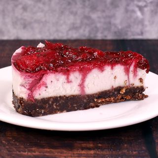 Торта Чийзкейк с ягоди (220г)