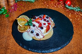 American Pancake with Forest Fruits and Vanilla Sauce 350 g