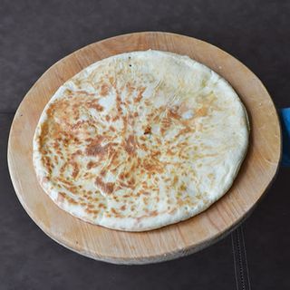 იმერული ხაჭაპური მაწვნის ცომით 6 ნაჭრიანი