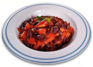 Квасоля по-козацьки гостра з овочами