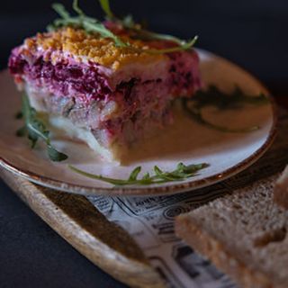 Ensalada De Arenque Bajo Abrigo