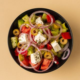 Prilog grčka salata