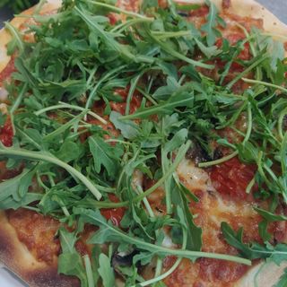 Pizza Rúcula e Tomate seco