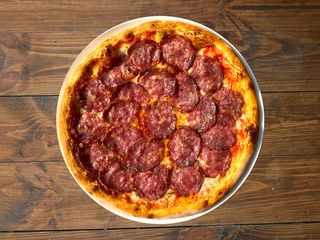 Піца Салямі італійська