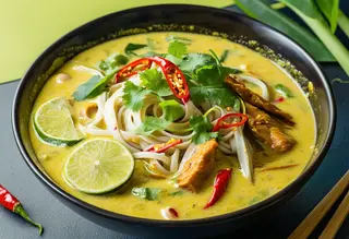 Cơm thịt heo kho trứng