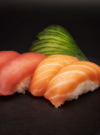 Nigiri Variado Con Soplete Y Salsa Kabayaki (8 Uds.)