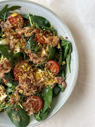 Теплий салат зі свининою