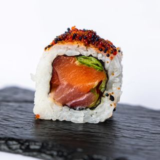 Uramaki cocktail roll