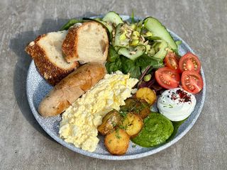 Сніданок з картоплею та ковбаскою (315g)