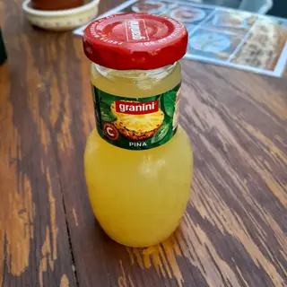 Zumo de piña.
