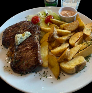 Ramstek sa žara sa prilogom po želji